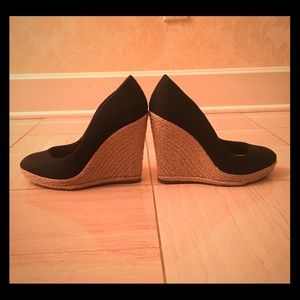 Gorgeous Schultz black espadrilles!!